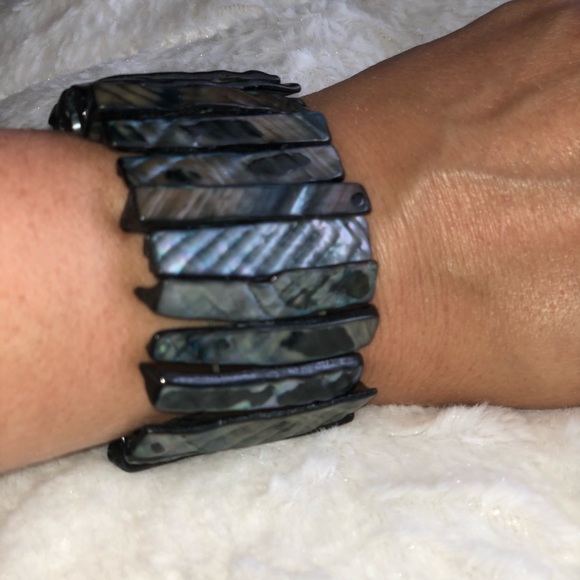 Shell bracelet - Picture 2 of 2